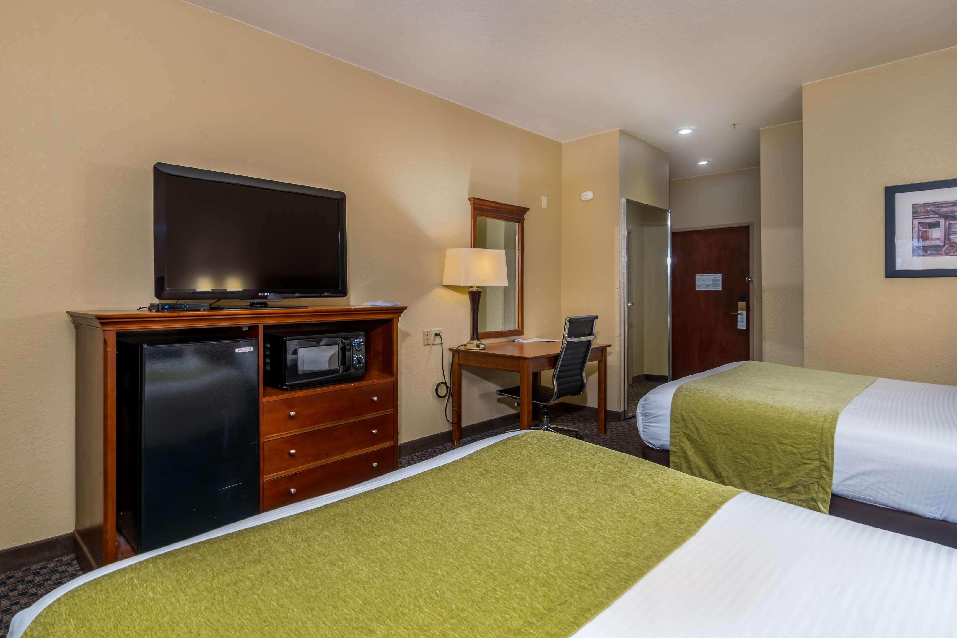Best Western Plus Shamrock Inn & Suites Exterior photo