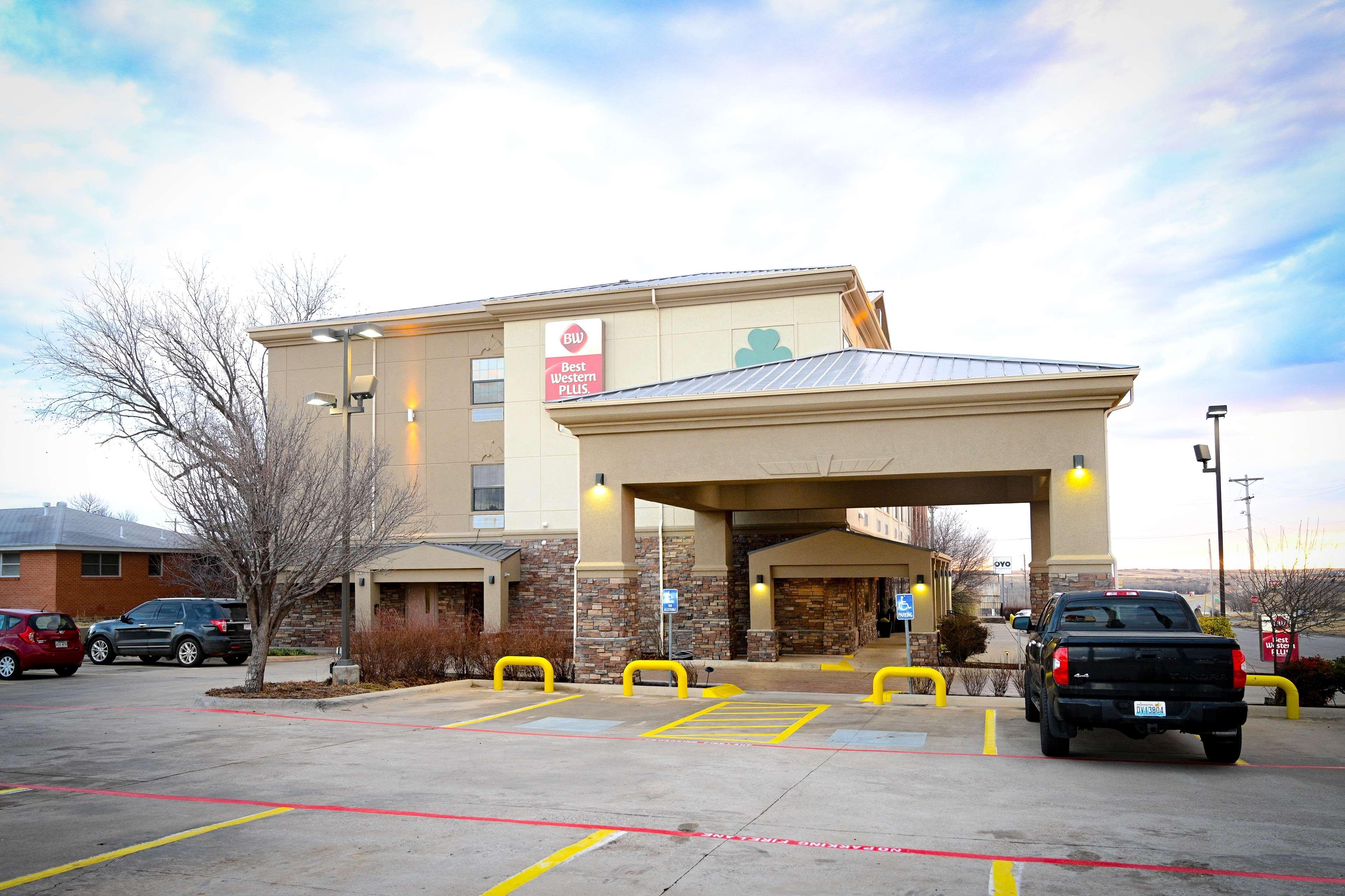 Best Western Plus Shamrock Inn & Suites Exterior photo