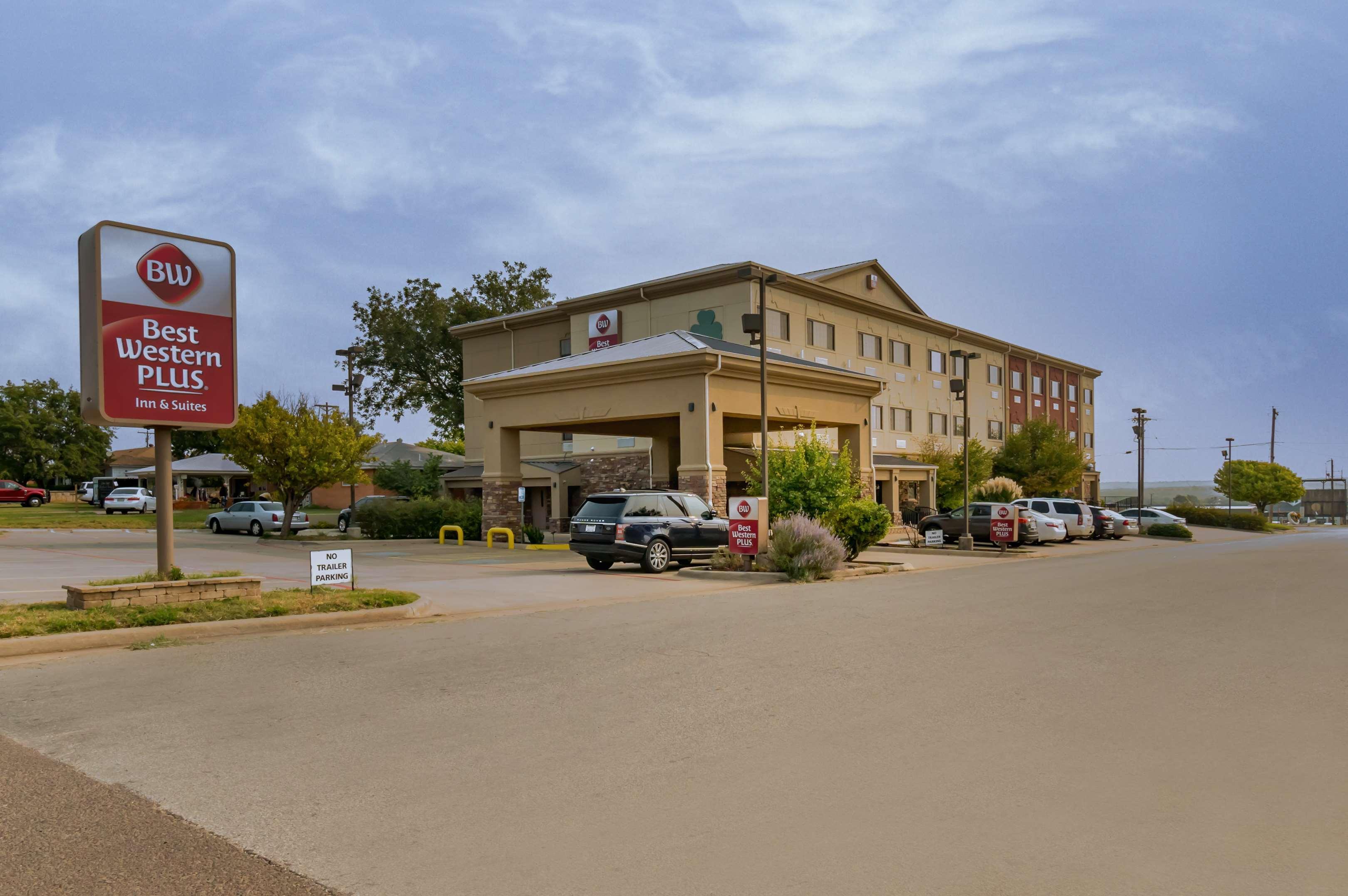 Best Western Plus Shamrock Inn & Suites Exterior photo